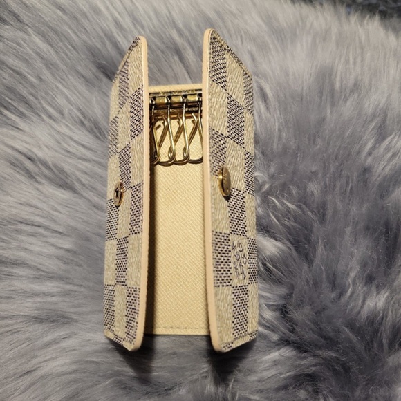 Louis Vuitton Damier Azur Keycase - Picture 5 of 7